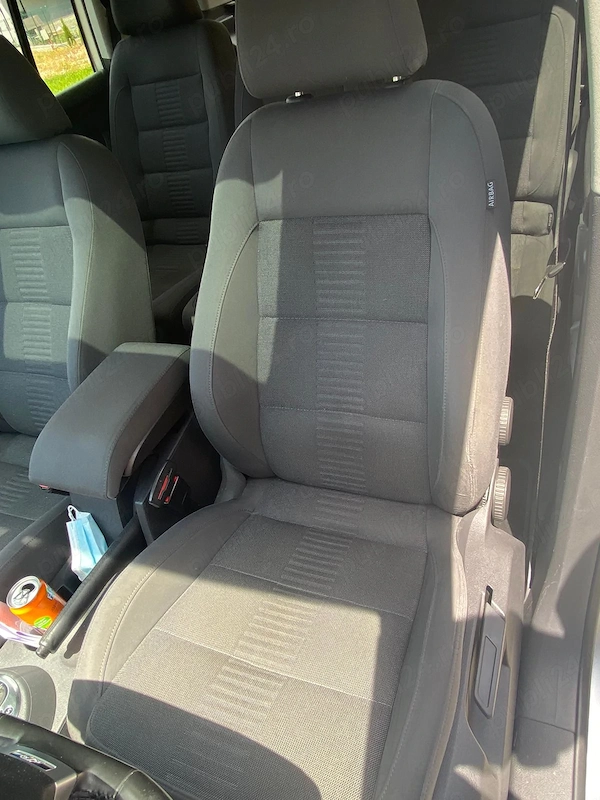 VOLKSWAGEN Touran 2010 — imagine 5