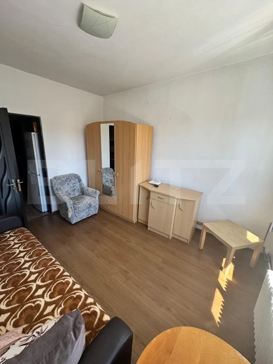 Garsonieră 20 mp, utilată, mobilată, cu baie și bucătărie — fotografia 3