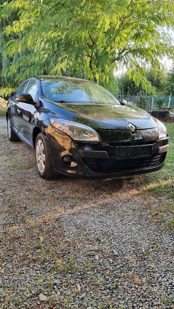 RENAULT Megane