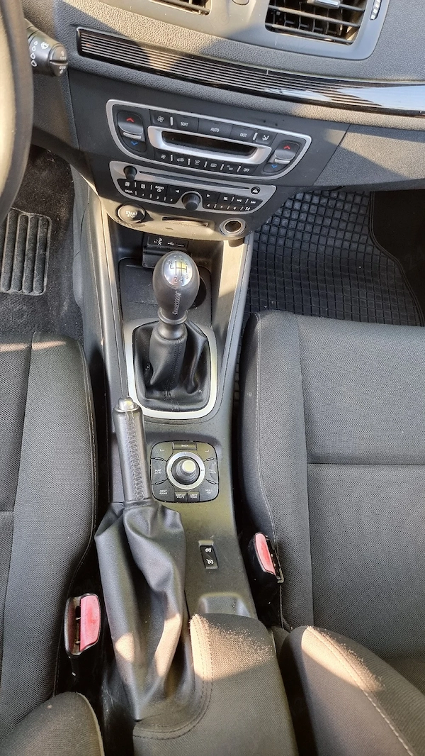 RENAULT Megane 2010 — imagine 9