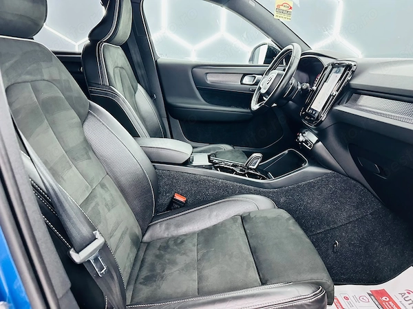 VOLVO XC40 2019 — imagine 19