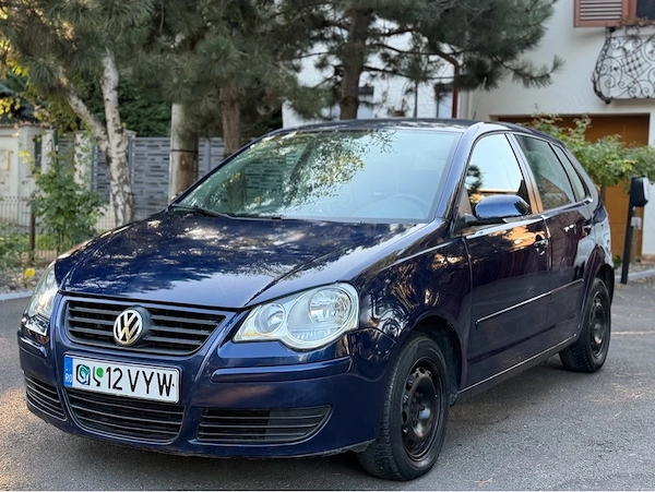 VOLKSWAGEN Polo
