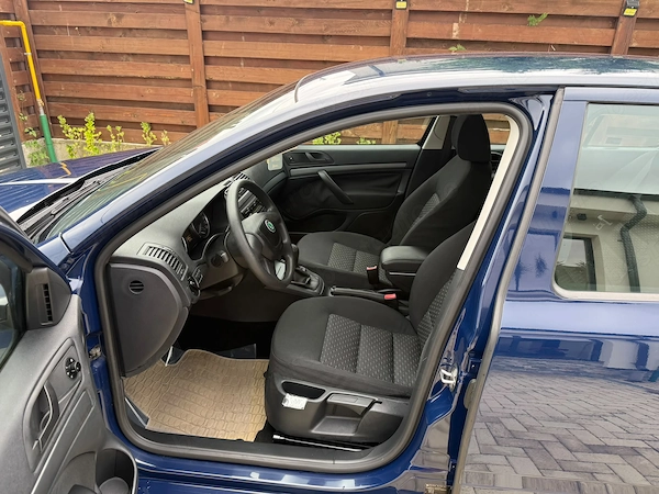 SKODA Octavia 2012 — imagine 5