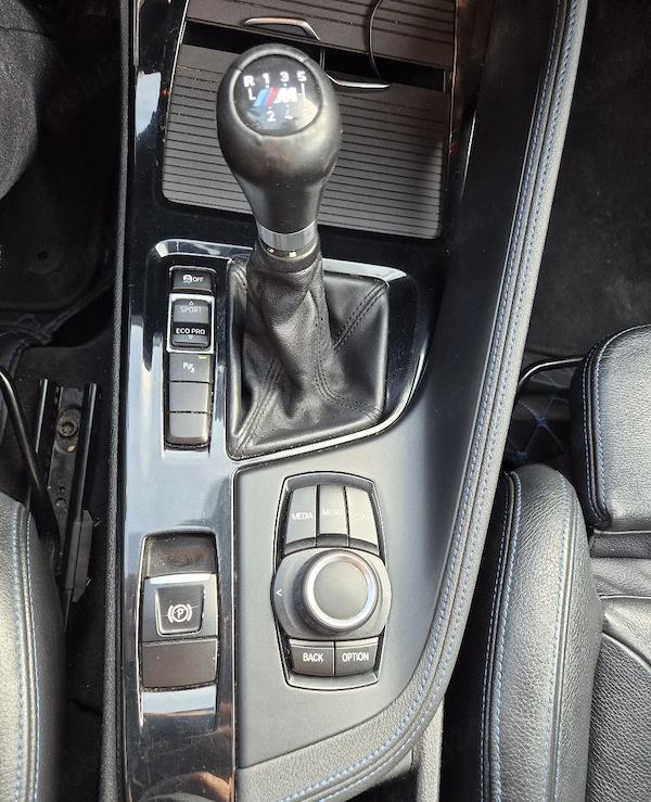 BMW iX1 2018 — imagine 8