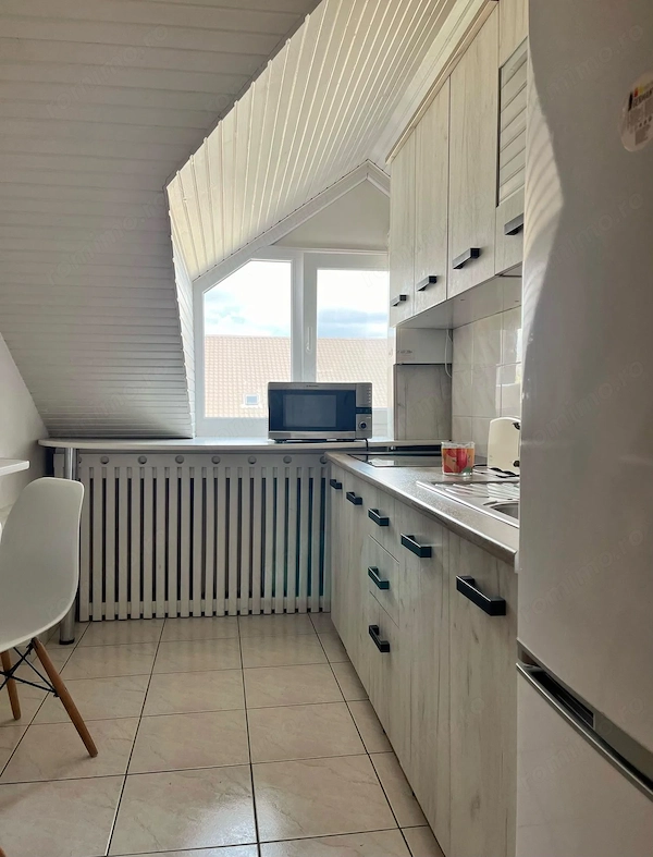 Inchiriez apartament cu 1 camera in Deva, zona Cuza Voda, etaj 3, bloc de 2 etaje + mansarda — fotografia 1