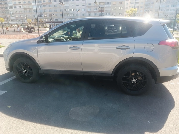 TOYOTA RAV4 2017 — imagine 5