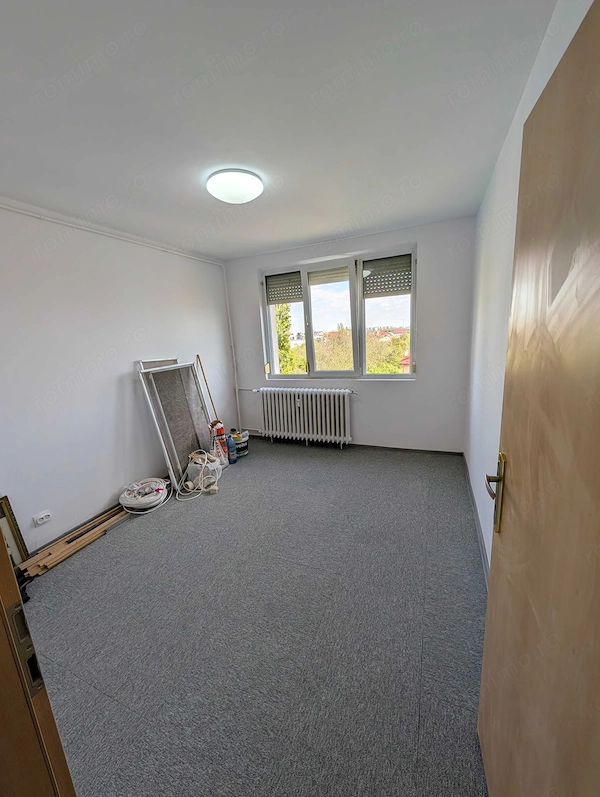 Vanzare 2 camere decomandat, etaj 4/4, renovat, metrou 1 Decembrie 1918 — fotografia 3