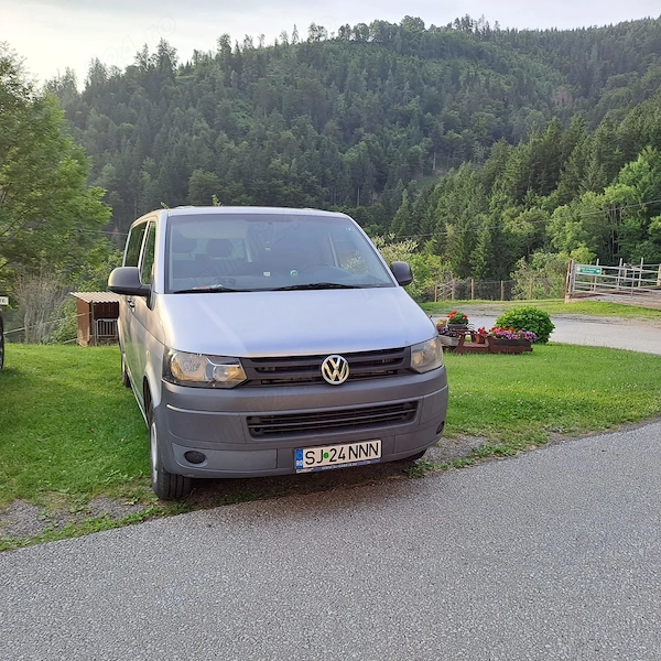 VOLKSWAGEN Caravelle