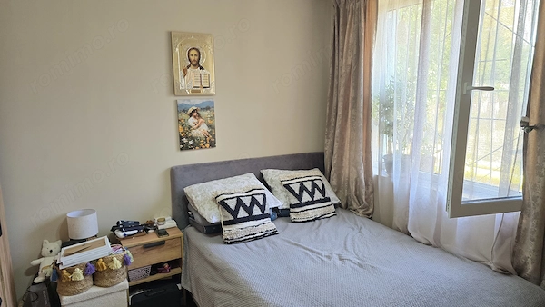 Vand garsoniera in Deva, zona Dacia, parter, canalizare separata la bucatarie si baie, mobilata — fotografia 1