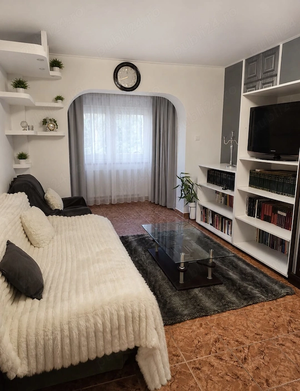Inchiriez apartanent 3 camere in Bals — fotografia 1