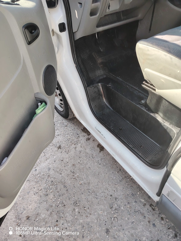 RENAULT Trafic 2005 — imagine 4