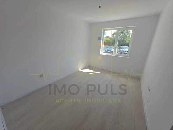Apartament la parter cu balcon. Bucatarie separata. Loc de parcare — fotografia 1