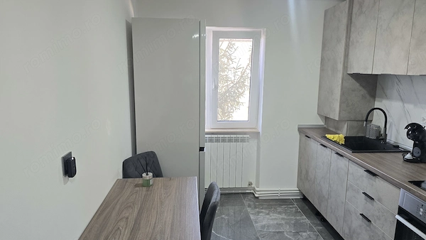 Inchiriez apartament 2 cam. Deva, Zamfirescu, et. 3, PRIMA INCHIRIERE — fotografia 1