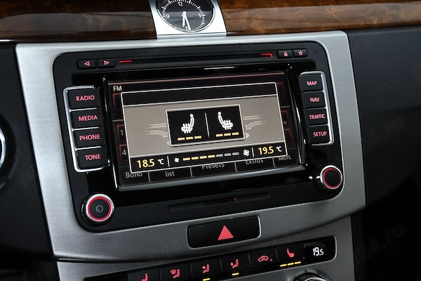 VOLKSWAGEN Passat 2013 — imagine 19