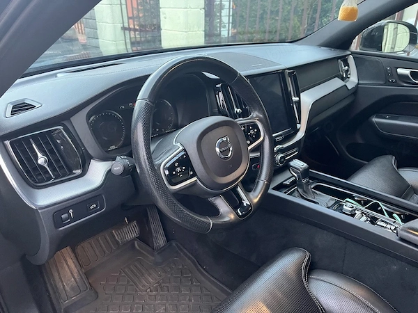 VOLVO XC60 2019 — imagine 2