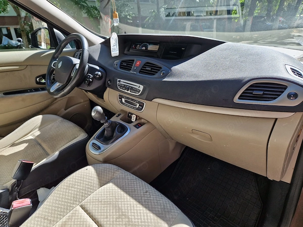 RENAULT Scenic 2011 — imagine 4
