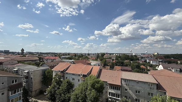 APARTAMENT SPATIOS CU VEDERE PE 2 PARTI — fotografia 1