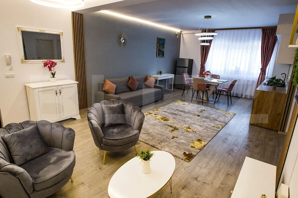 Apartament 3 camere, 70 mp, parcare, zona Centrală — fotografia 1