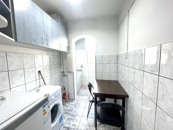 Ap. 1 camere , decomandat etaj 2 din 4 - Complex Studentesc — fotografia 1