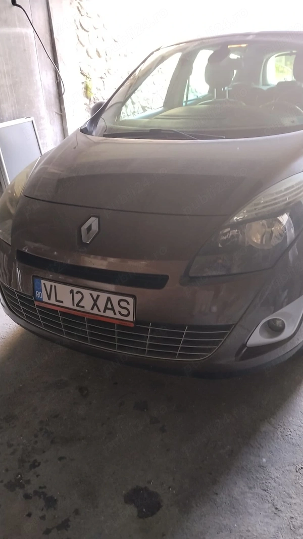 RENAULT Grand Scenic 2011 — imagine 3