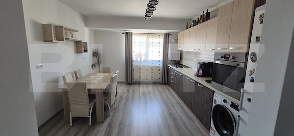 Apartament 2 camere, 56 mp, parcare, zona Terra — fotografia 1