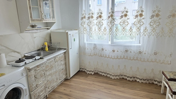 Vand garsoniera in Deva, zona Dacia, etaj 3, bloc de 4 etaje de caramida, suprafata utila 16 mp — fotografia 1