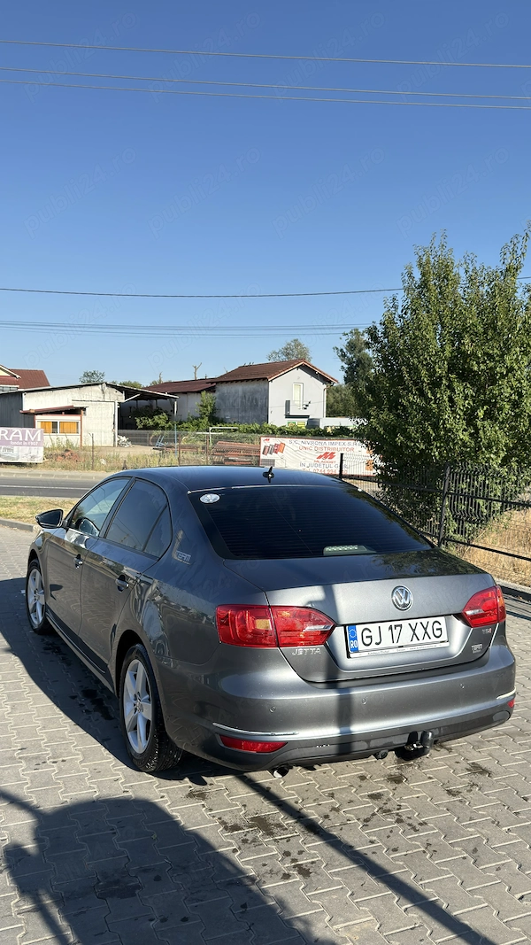 VOLKSWAGEN Jetta 2011 — imagine 4