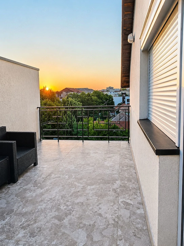 Apartament 3 camere, terasă 23,63 mp, parcare – complet mobilat — fotografia 1