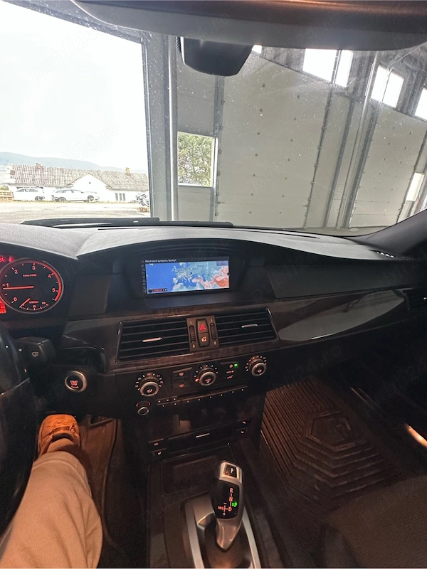 BMW 5 Series 2010 — imagine 6