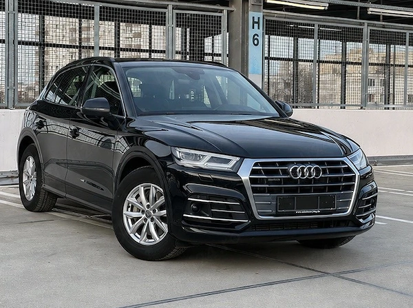 vand Audi Q5 55TFSIe plug in 2.0, stare foarte bună, rulat foarte puțin în țară