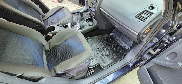 RENAULT Megane 2009 — imagine 9