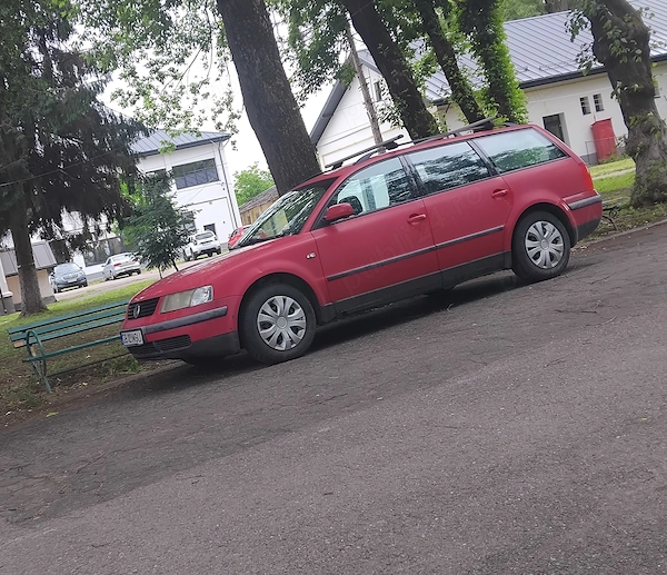 VOLKSWAGEN Passat