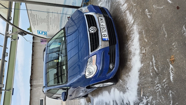 VOLKSWAGEN Touran 2010 — imagine 3