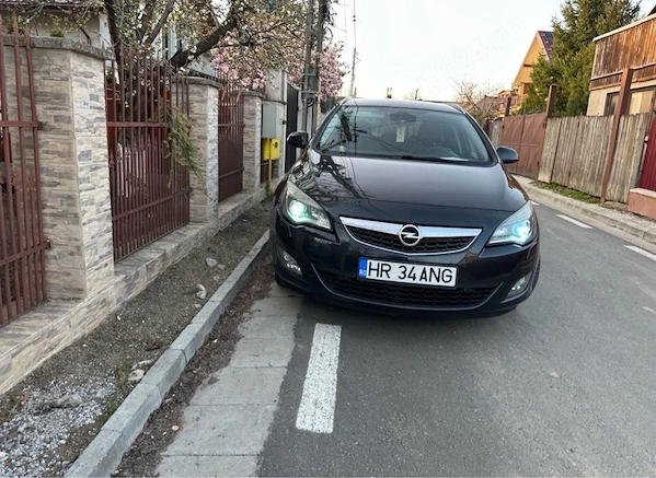 Opel 2012 1.7 motorina