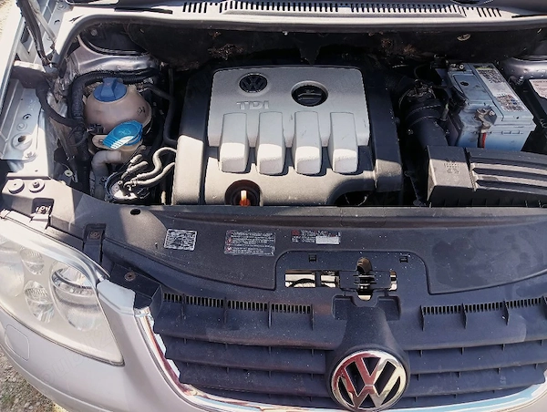 VOLKSWAGEN Touran 2004 — imagine 2