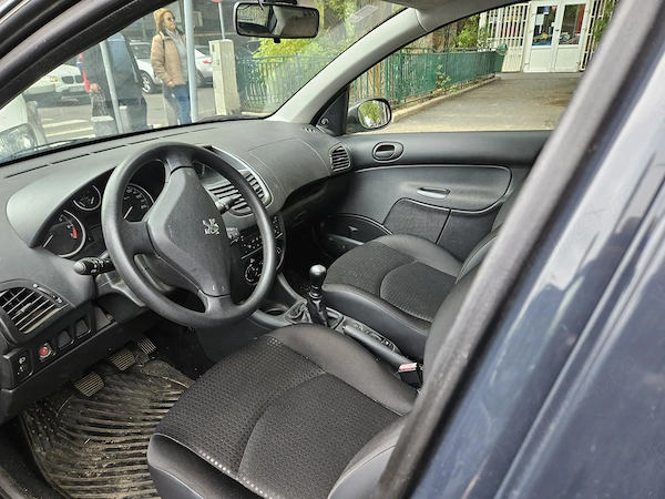 PEUGEOT 206 2010 — imagine 3