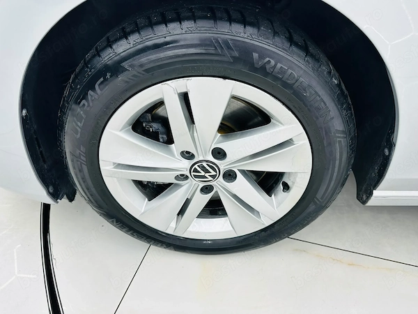 VOLKSWAGEN Golf 2021 — imagine 10