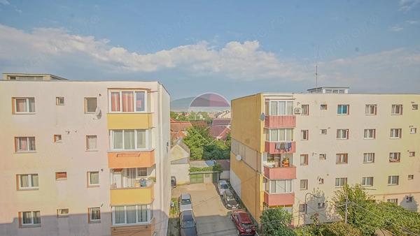 Apartament 3 camere Ghimbav, ideal pentru familie sau investiție! — fotografia 1