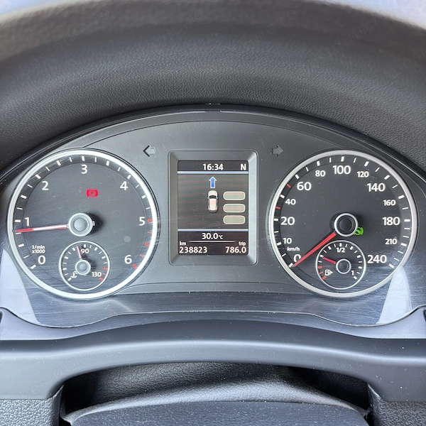 VOLKSWAGEN Tiguan 2012 — imagine 8