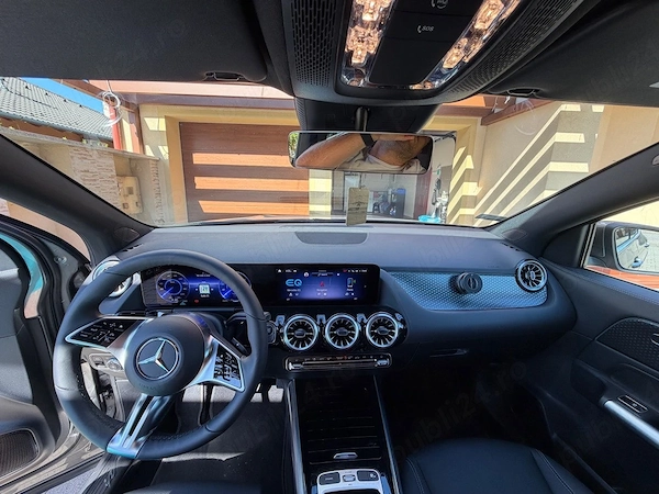 MERCEDES-BENZ EQA