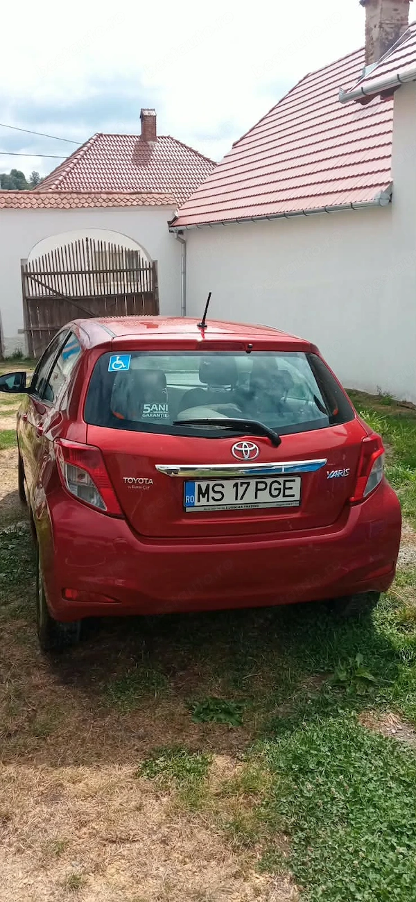 TOYOTA Yaris 2013 — imagine 3