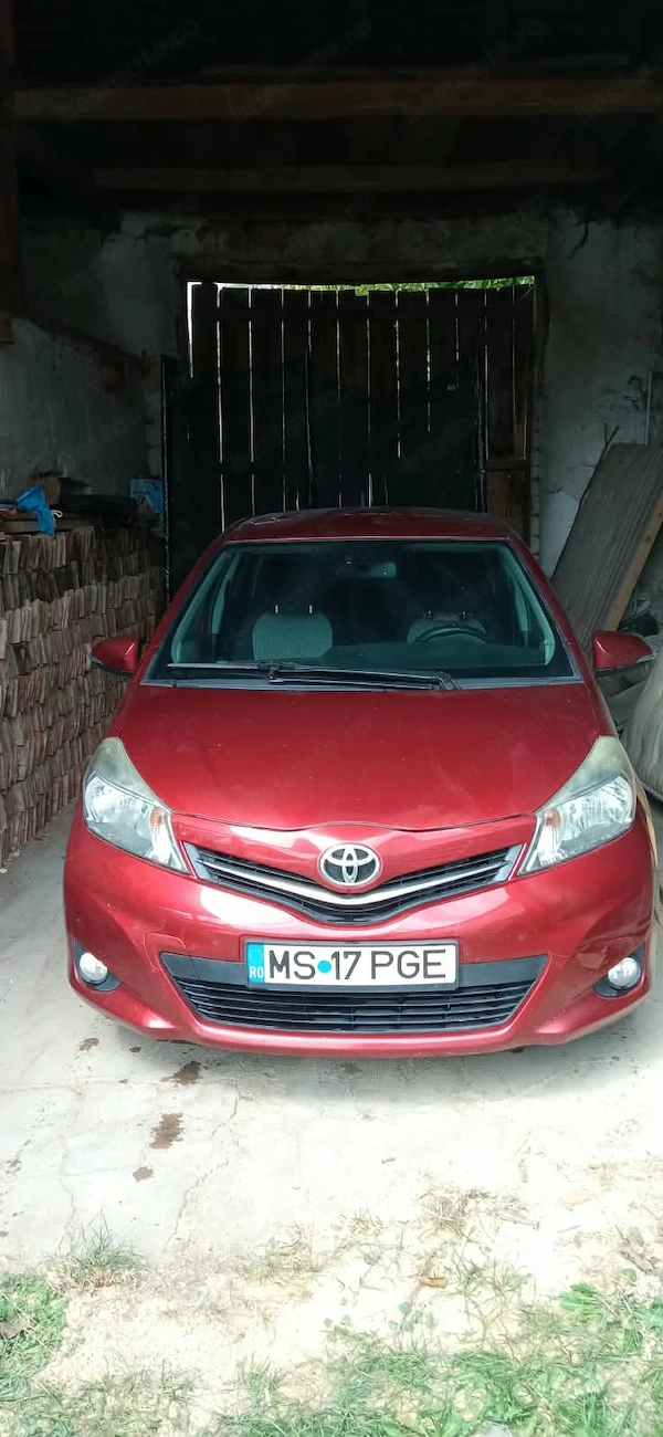 TOYOTA Yaris 2013 — imagine 6