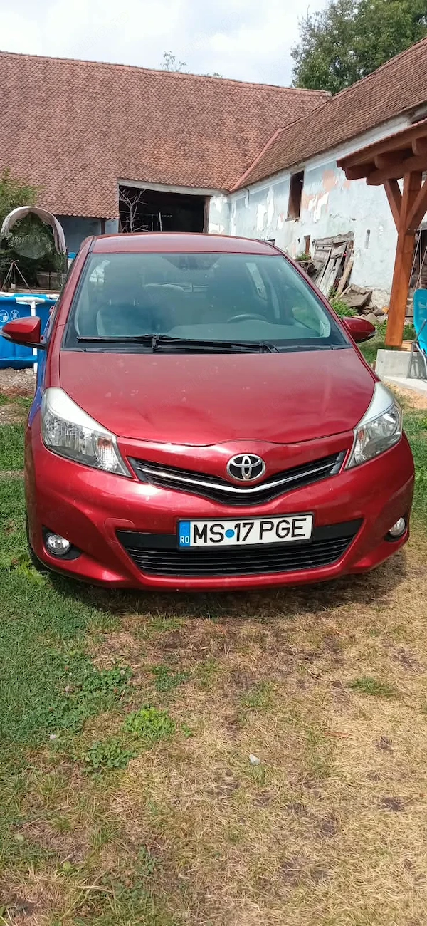TOYOTA Yaris 2013 — imagine 10