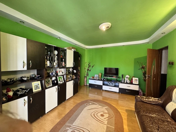 Apartament 3 camere, 50 mp, zona Craiovita Nouă — fotografia 1