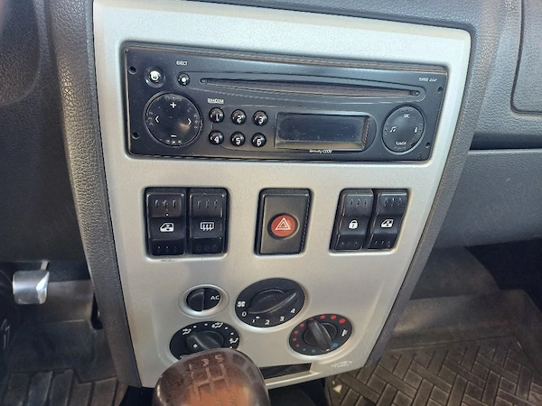 DACIA Logan 2005 — imagine 3