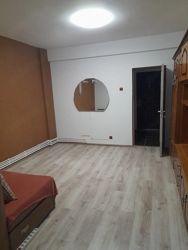 Inchiriez garsonieră confort 1 — fotografia 1