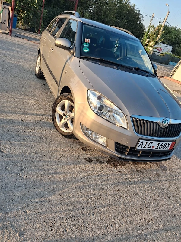 SKODA Fabia 2012 — imagine 5