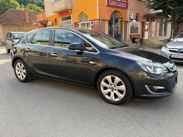 OPEL Astra 2013 — imagine 9