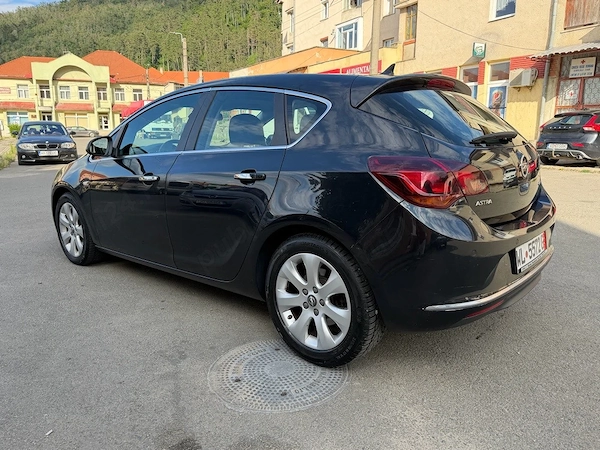 OPEL Astra 2013 — imagine 10