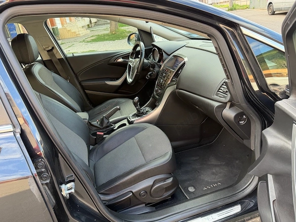 OPEL Astra 2013 — imagine 15